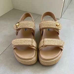 Steve Madden platform raffia dad sandals - worn once - size 6.5